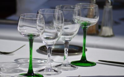 Genieße das Beste aus beiden Welten: Glas für Terrassenüberdachung sorgt für ein perfektes Outdoor-Erlebnis