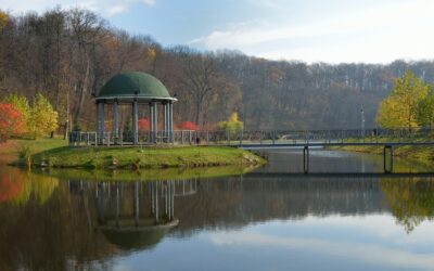 Garten Pergola Holz: Wie Sie mit einer natürlichen Holzkonstruktion Ihren Garten in eine idyllische Oase verwandeln